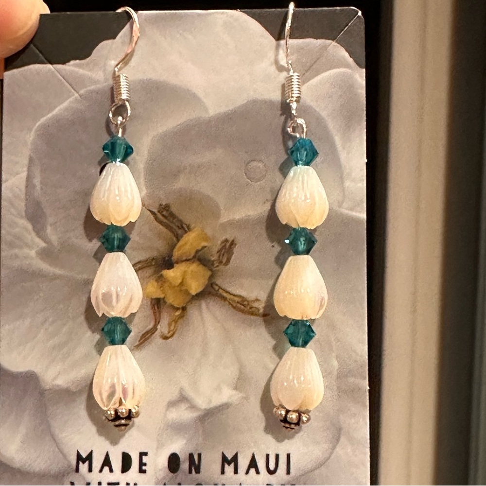 Pīkake Mother of Pearl Blue Swarovski Crystal Sterling Silver Earrings